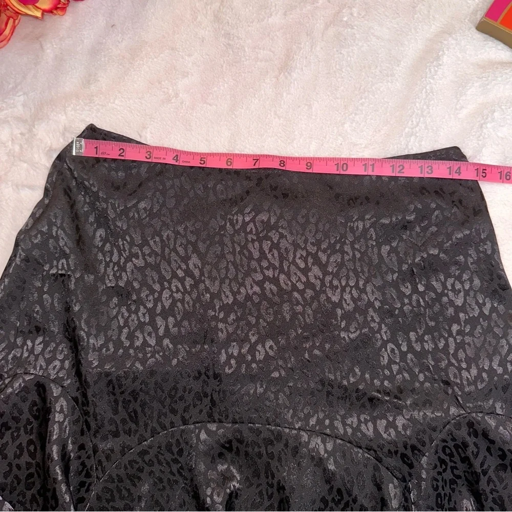 Black cheetah print skater skirt - Picture 15 of 17